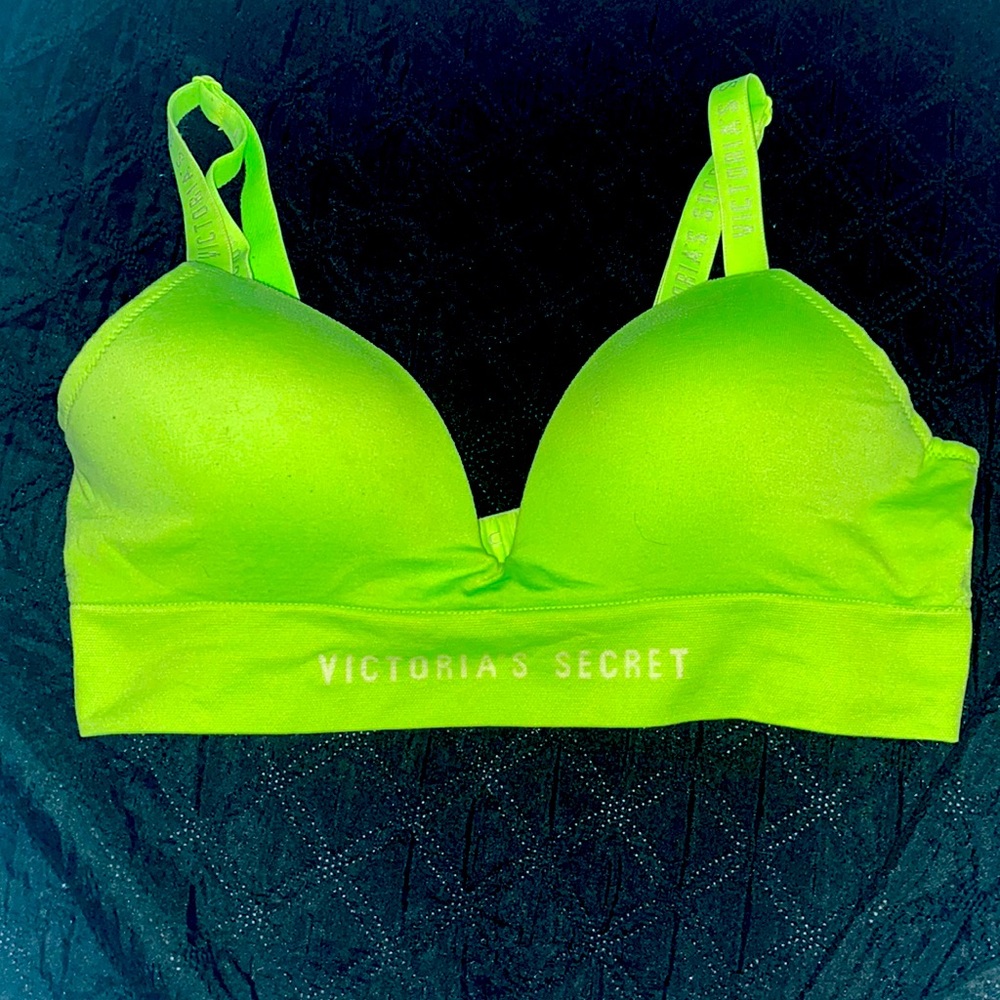 Vs NeonBra